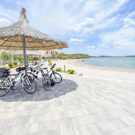 Apartment L And S On The